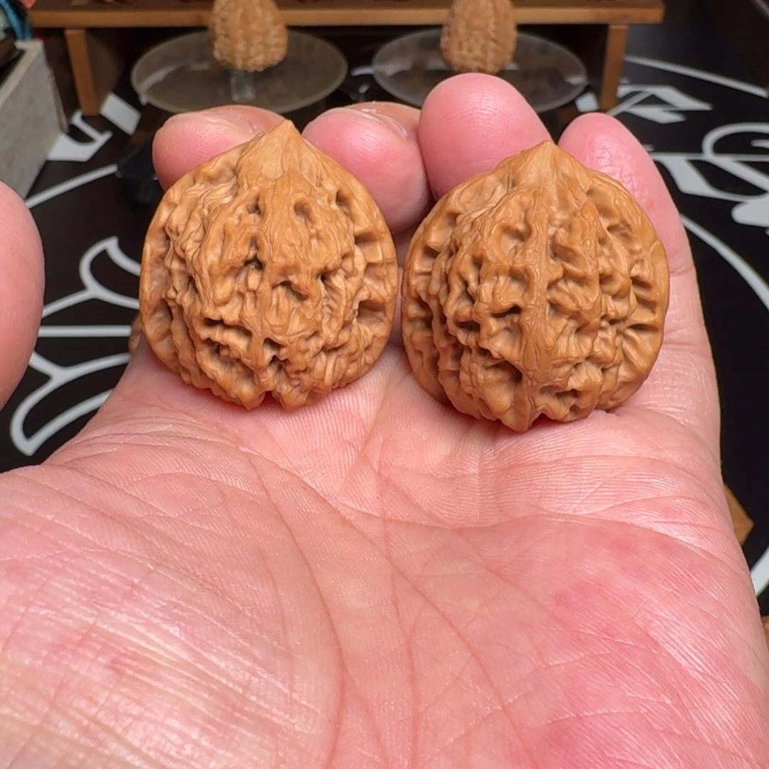 文玩核桃吊坠太行龙纹 尺寸33