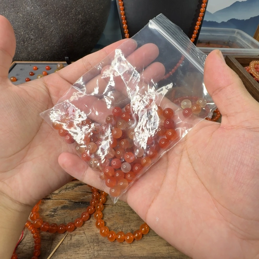 未镶嵌单圈南红玛瑙18卡7.5+微瑕