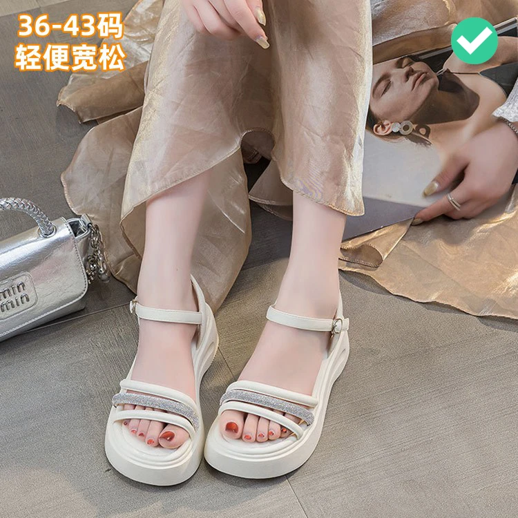 2025夏季轻便厚底水钻一字带凉鞋宽松大码女鞋41-42-43白银色黑色