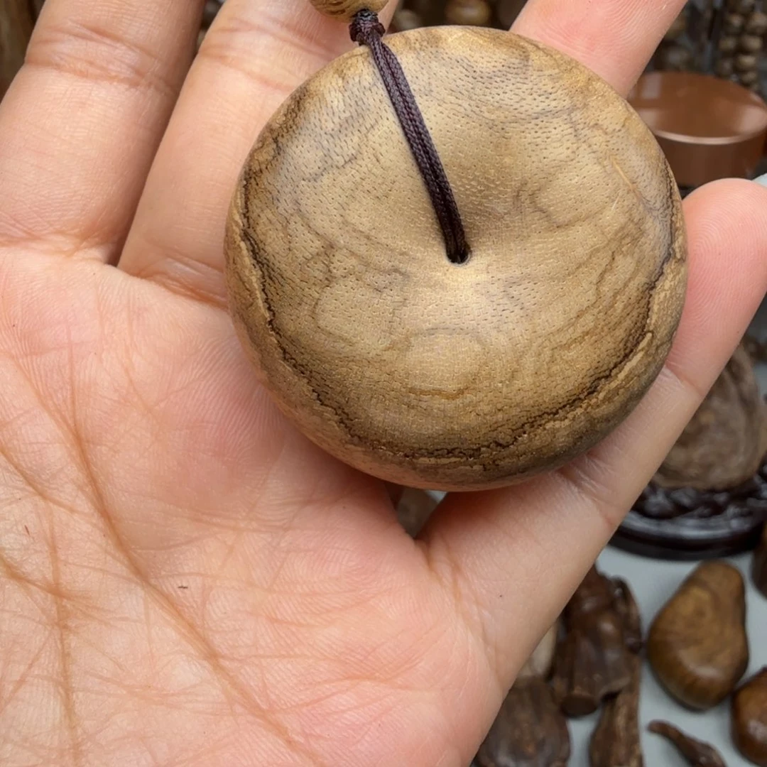 竹***韵沉香沉香碎屑达拉干虎斑平安扣 10 克