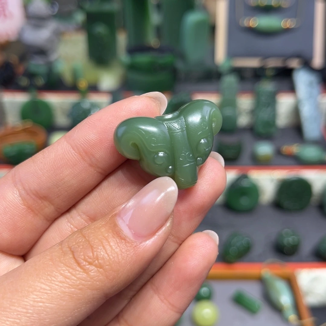 和田玉（碧玉）未镶嵌颈饰