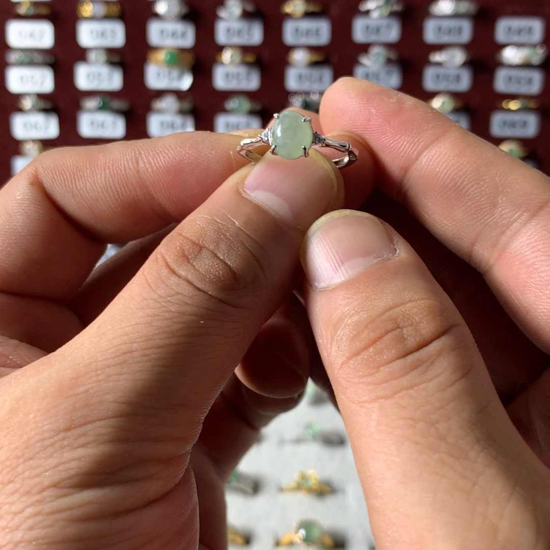 翡翠未镶嵌戒指396