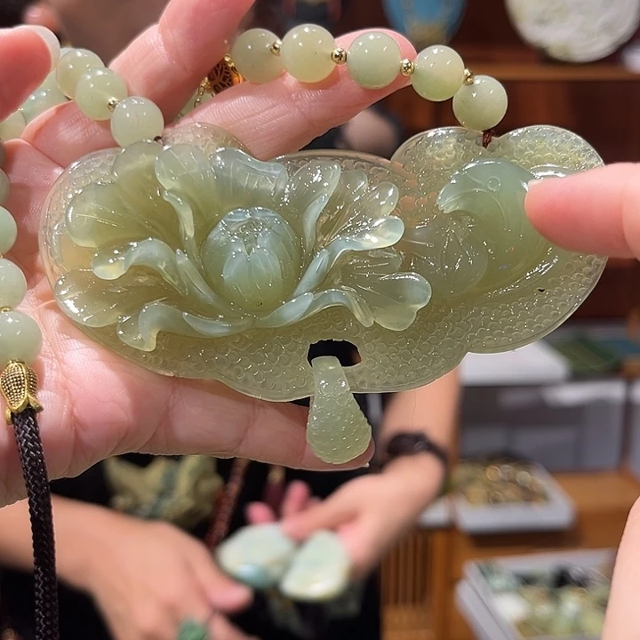 未镶嵌岫玉毛衣链