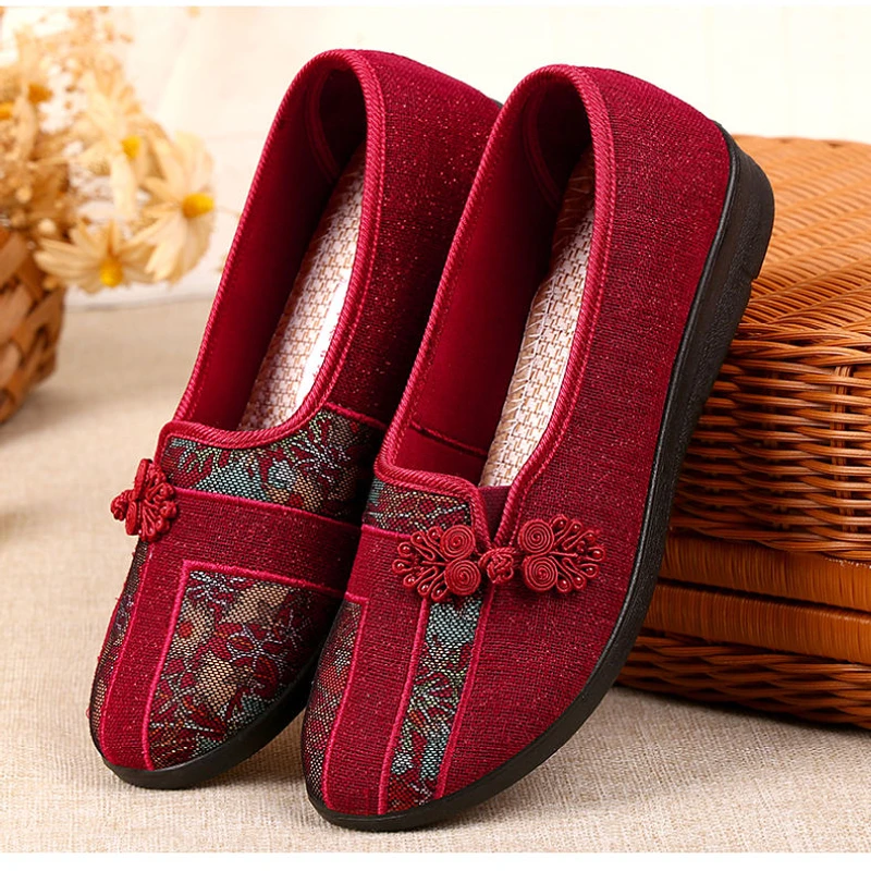 防滑复古绣花布鞋透气平底鞋舒适新款夏季女款轻便老北京软底女鞋