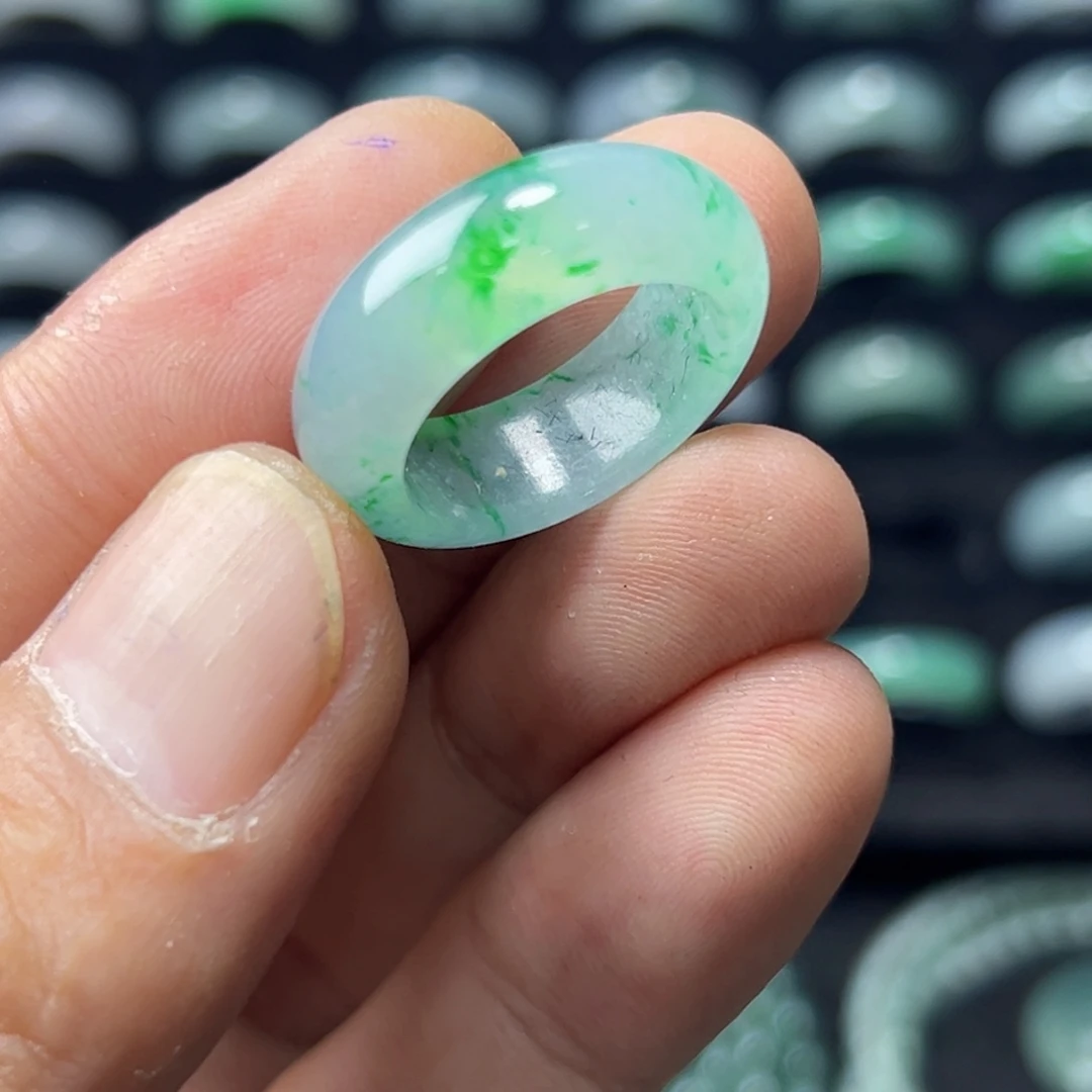 定制翡翠未镶嵌圈口15号