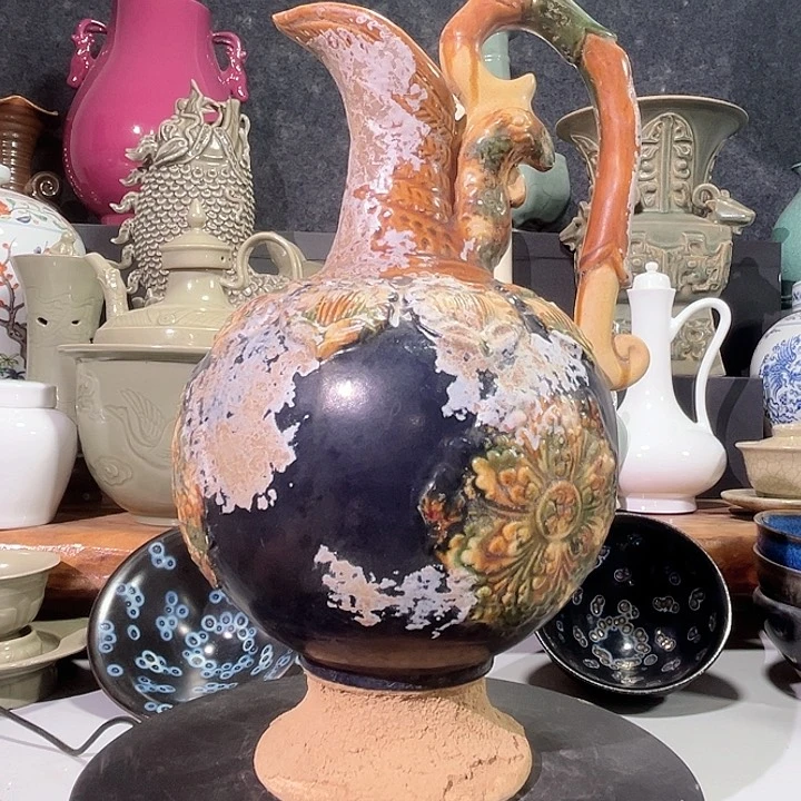 摆件成**空三彩壶，精品精品