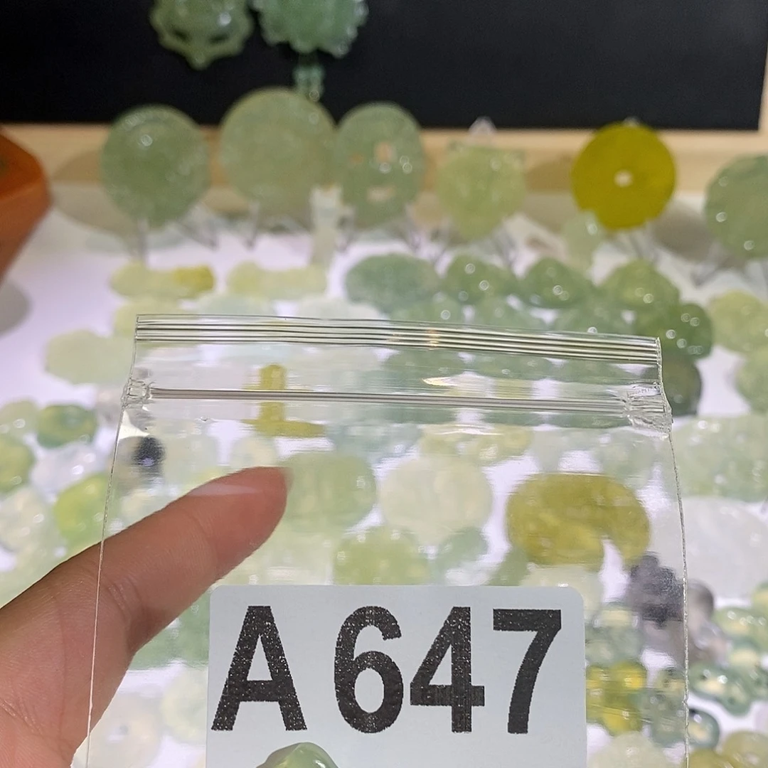 阿***ღ未镶嵌岫玉颈饰精美礼品