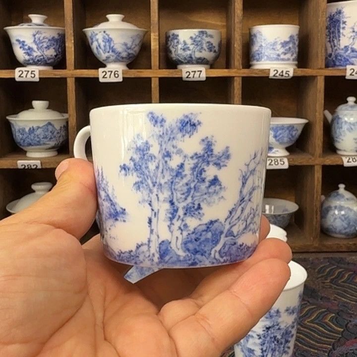 罩***隆釉下青花瓷器微瑕将军罐加失圆杯
