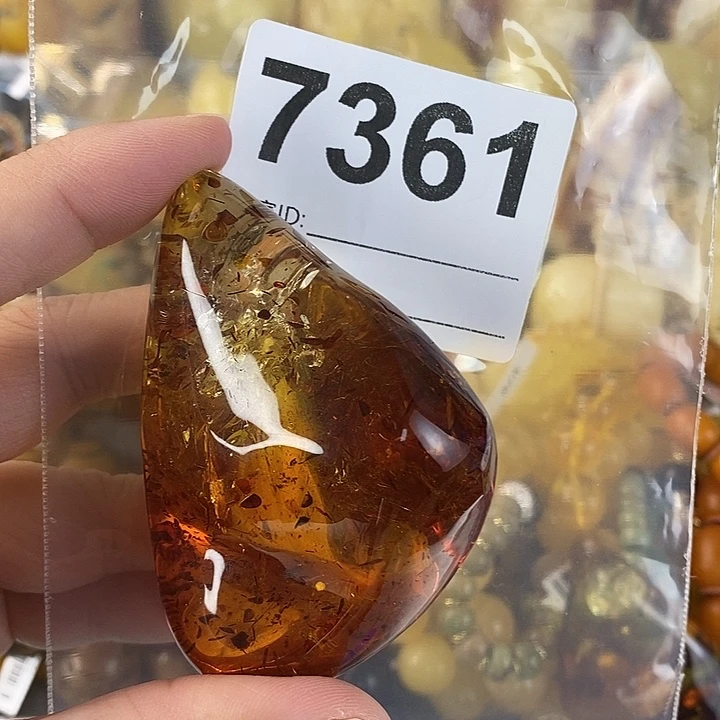 蜜蜡未镶嵌珠宝奇石
