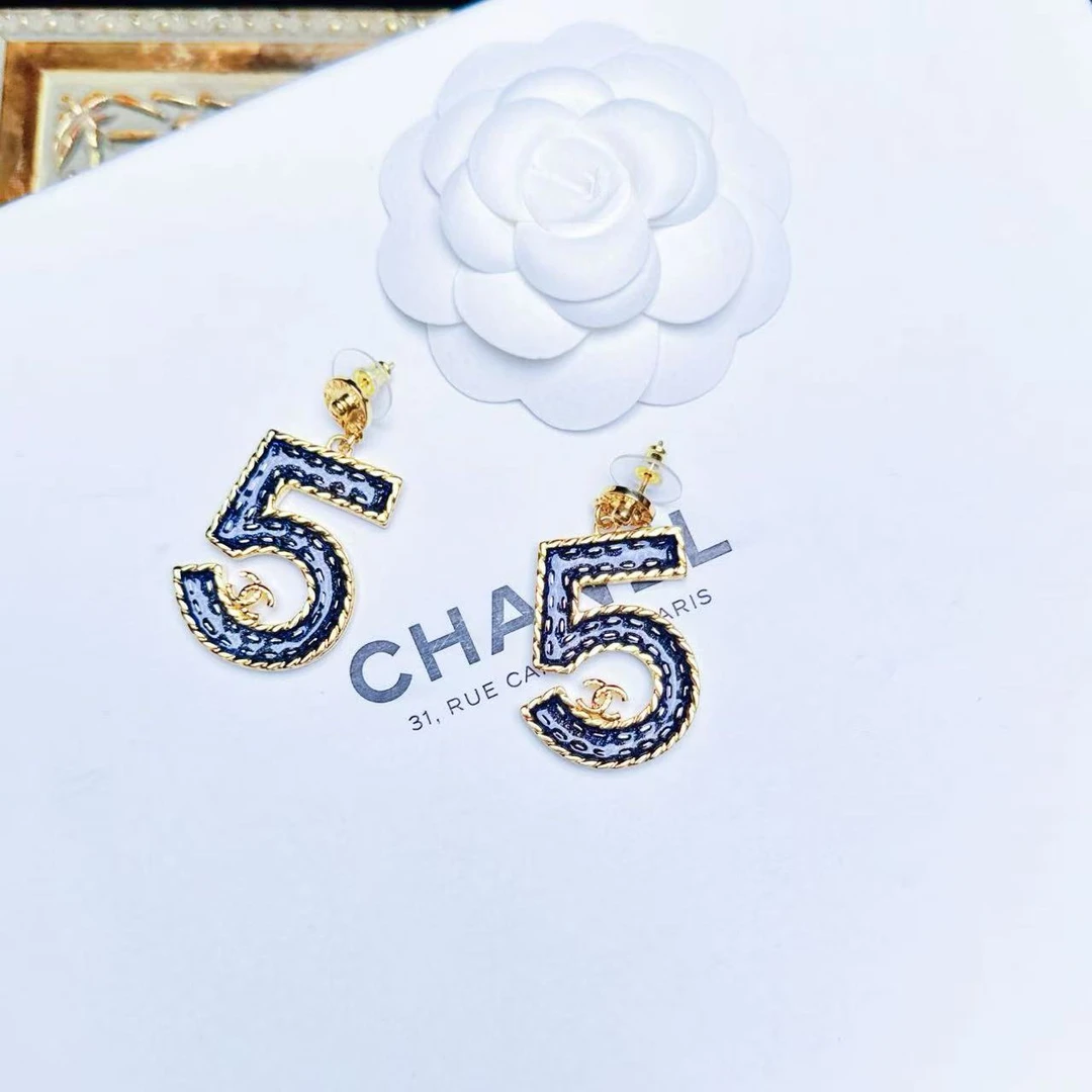 95新 Chanel/香奈儿 柚礼中古/香奈儿数字5耳钉np509027