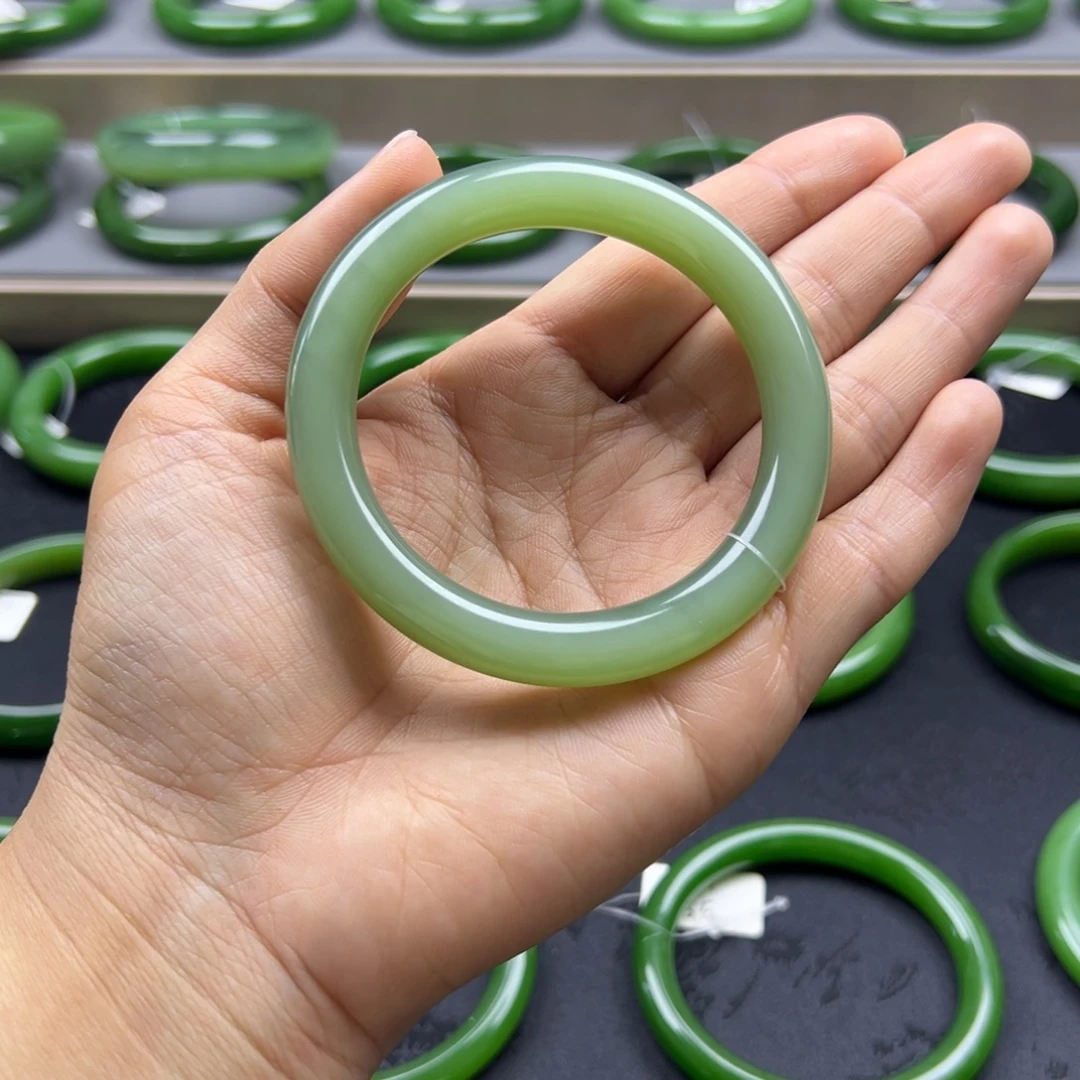 和田玉（碧玉）未镶嵌手镯