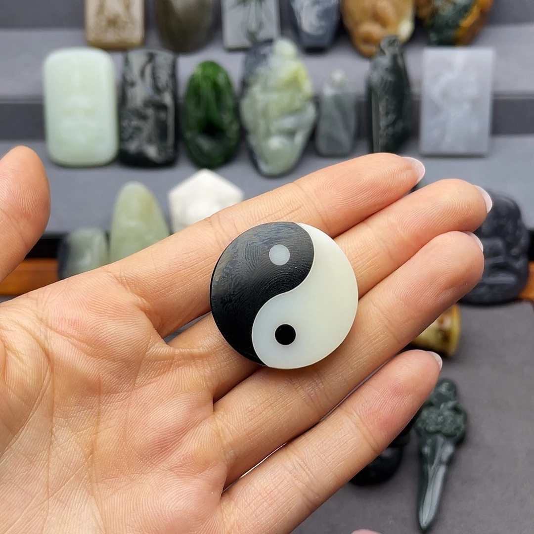 愈***玄和田玉未镶嵌颈饰