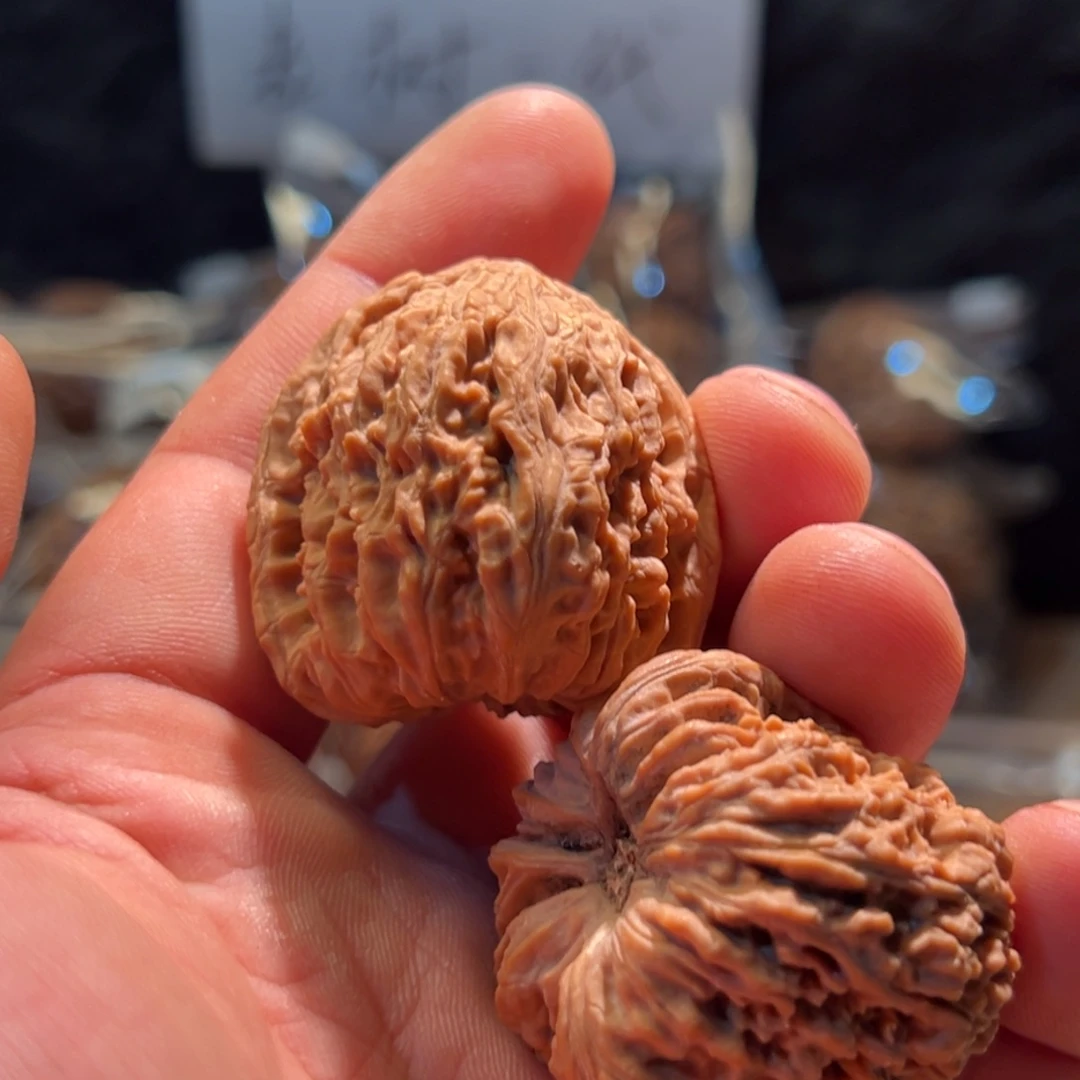 文玩核桃把件喜*南疆38浮黄