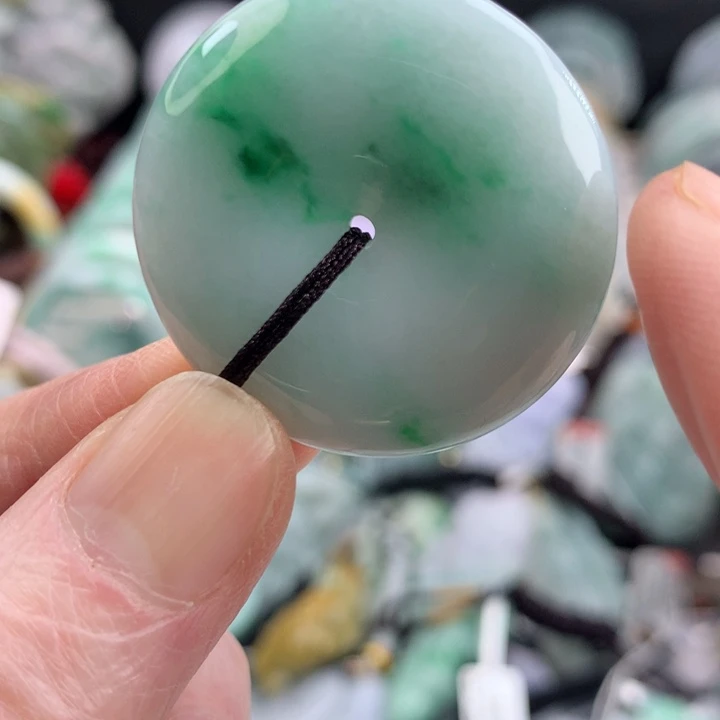 翡翠颈饰未镶嵌吊坠