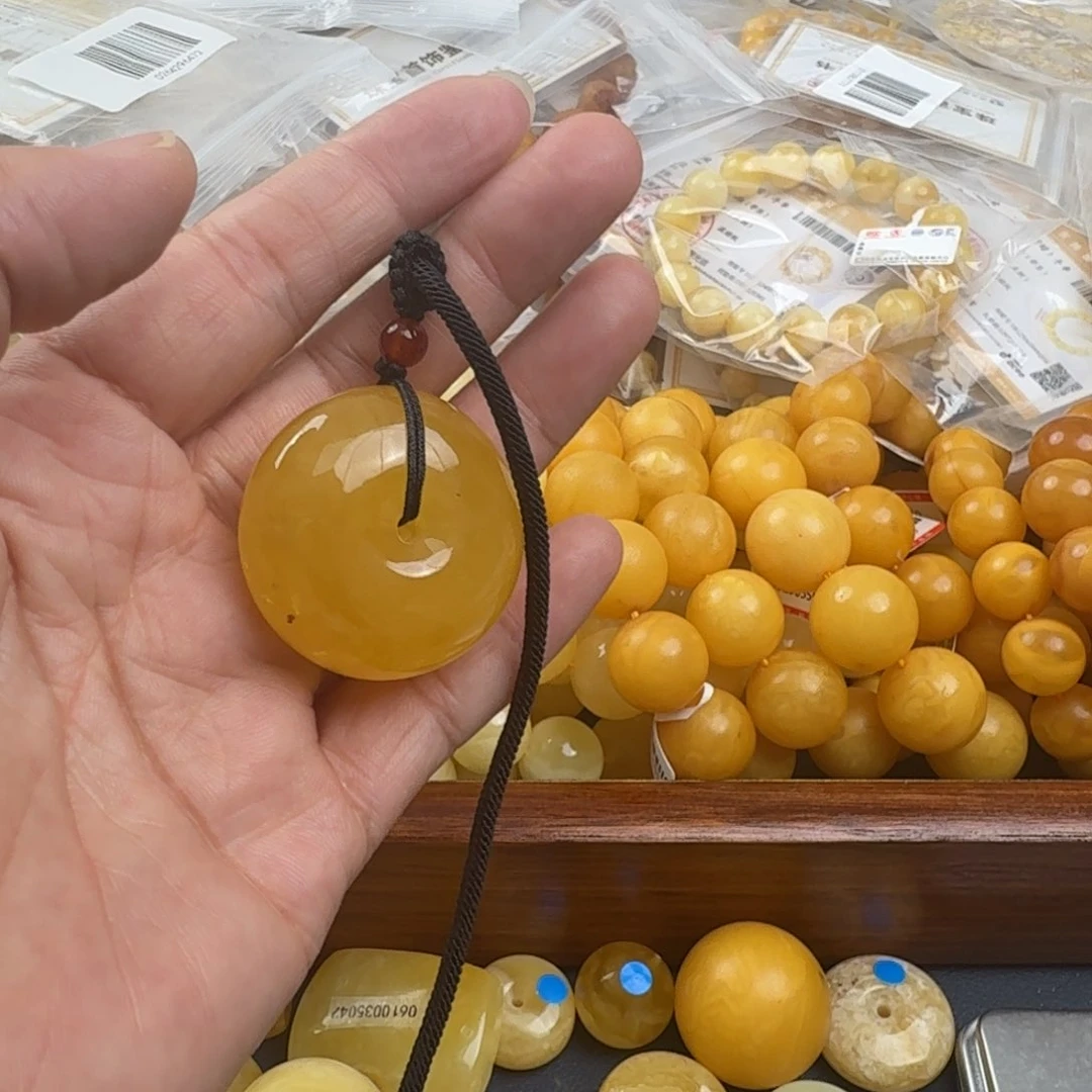 未镶嵌琥珀珠宝奇石