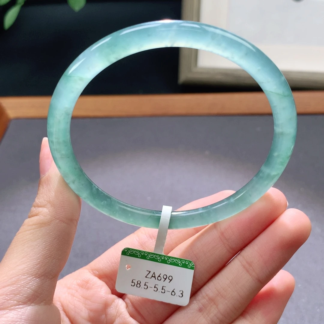 翡翠手镯未镶嵌天然翡翠手镯