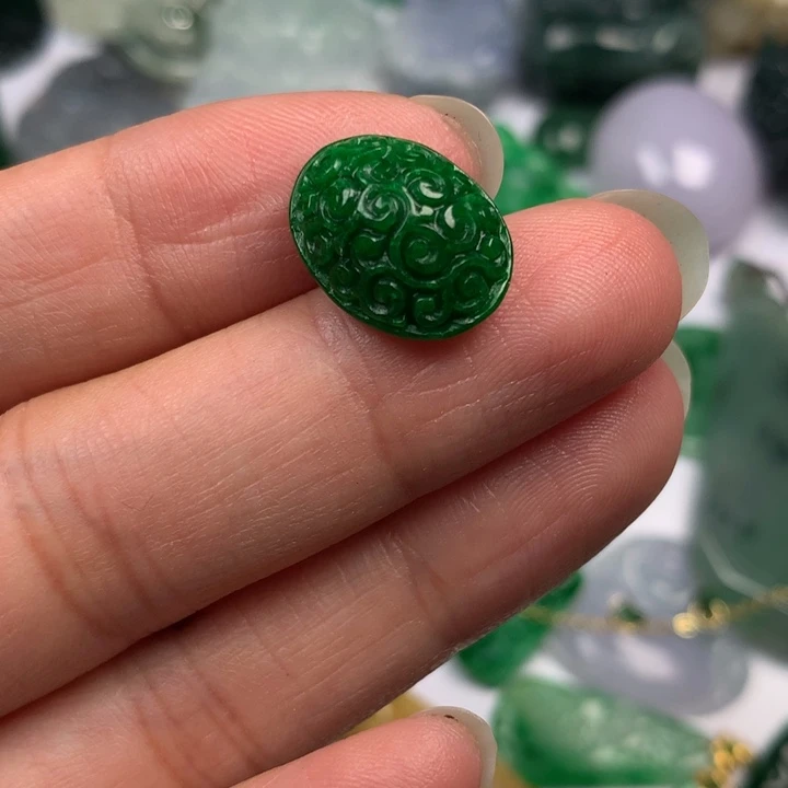 桑***玛翡翠未镶嵌颈饰翡翠