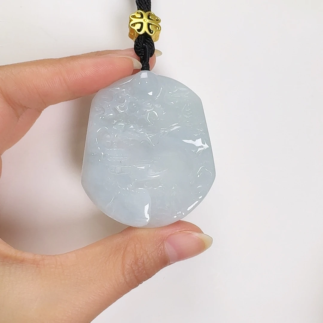 翡翠颈饰未镶嵌山水牌