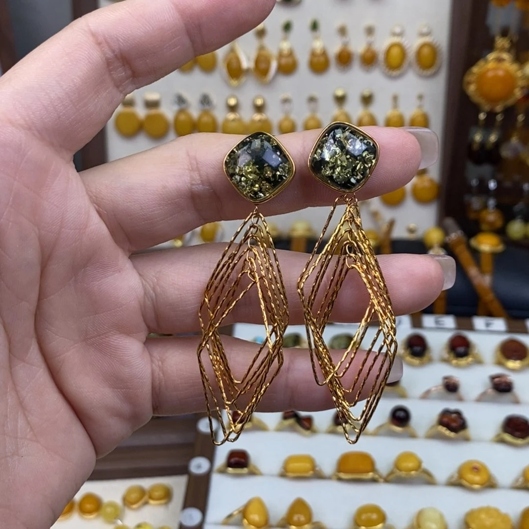 裸石琥珀未镶嵌成品