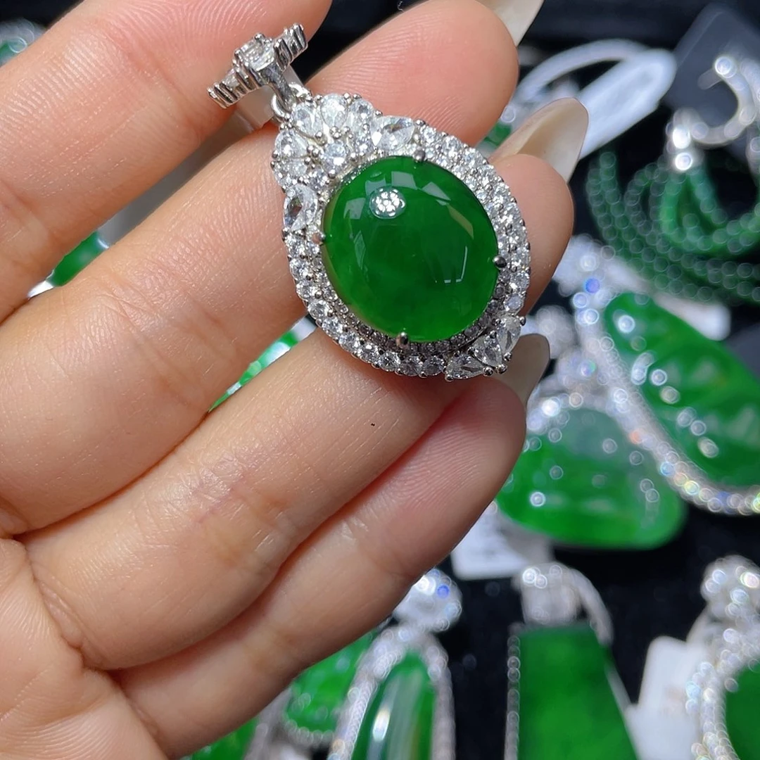 翡翠颈饰银S925镶嵌翡翠