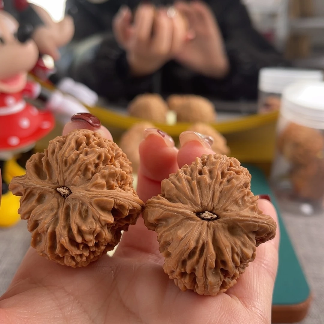 文玩核桃吊坠憨*?40南疆石