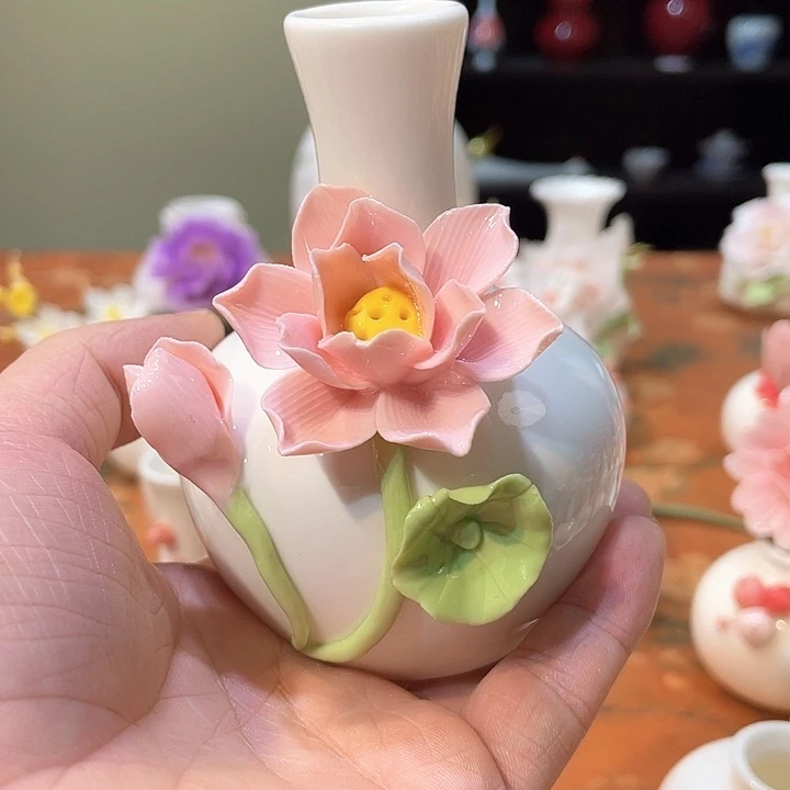 手工陶瓷精致摆件