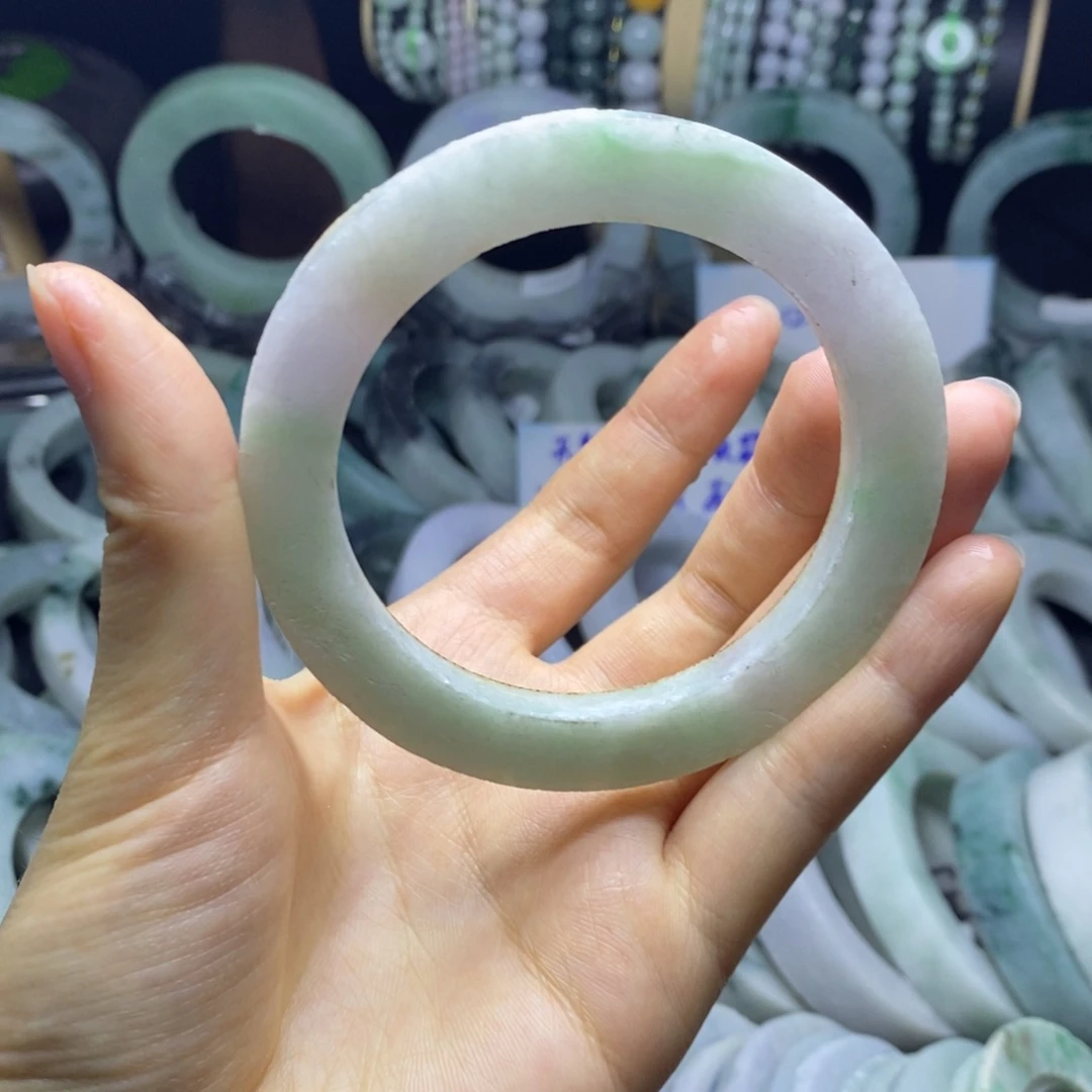 定制翡翠未镶嵌手镯