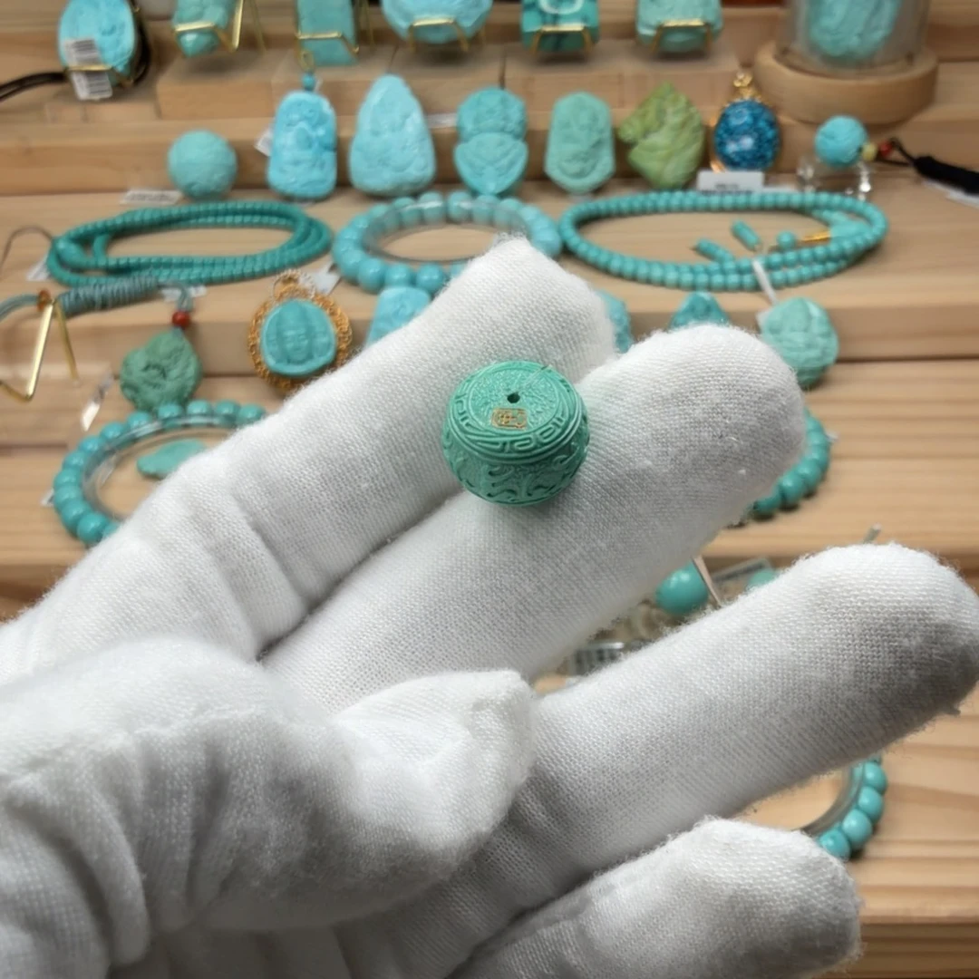 绿松石未镶嵌珠宝奇石