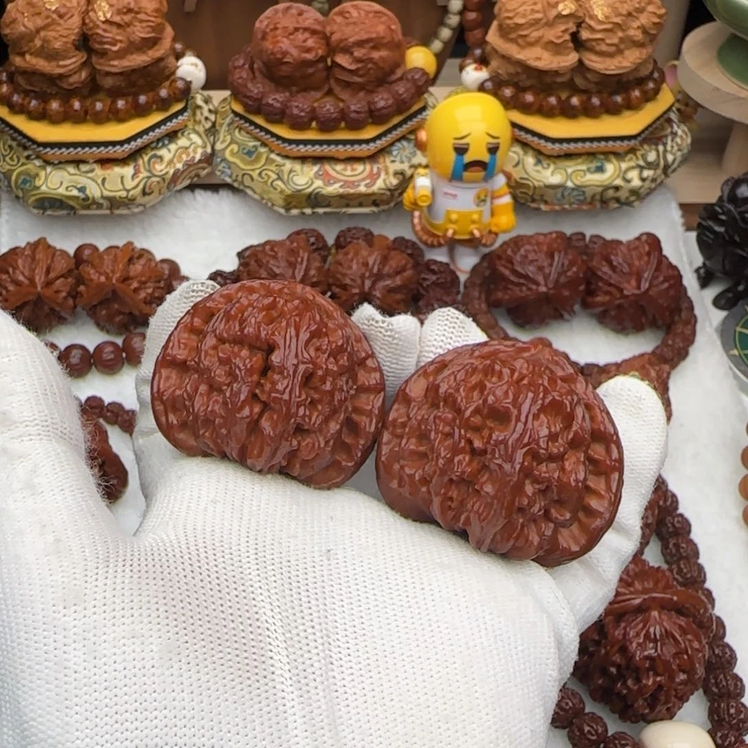 文玩核桃吊坠44三角白