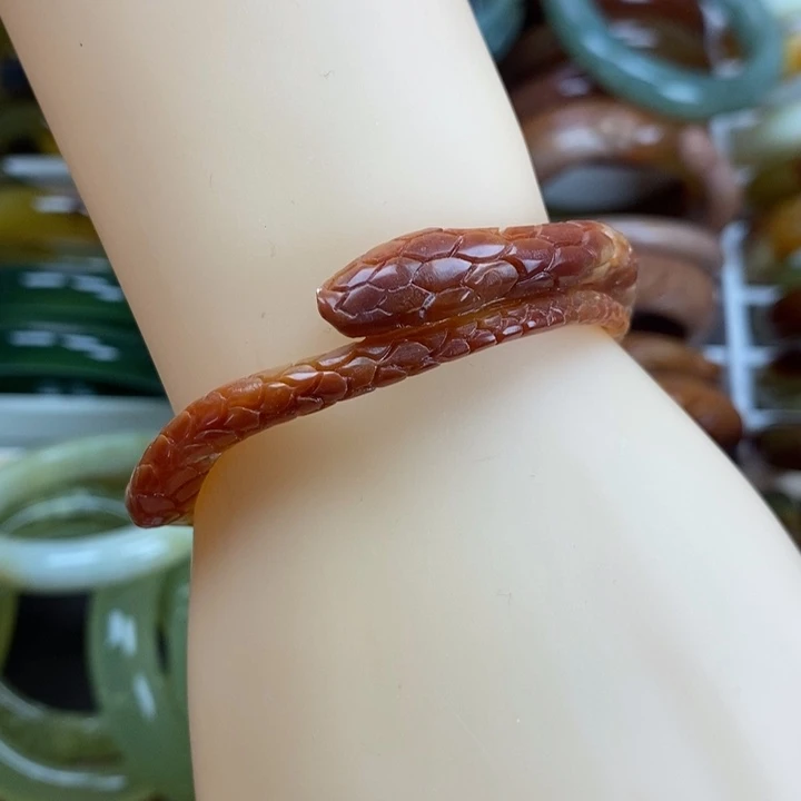 蛇纹石玉手镯未镶嵌52