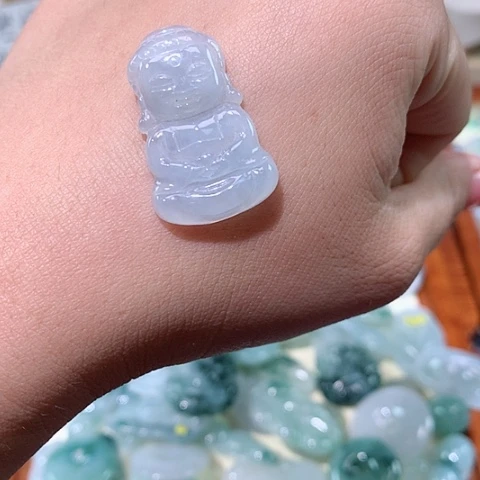 颈饰未镶嵌翡翠宝宝佛