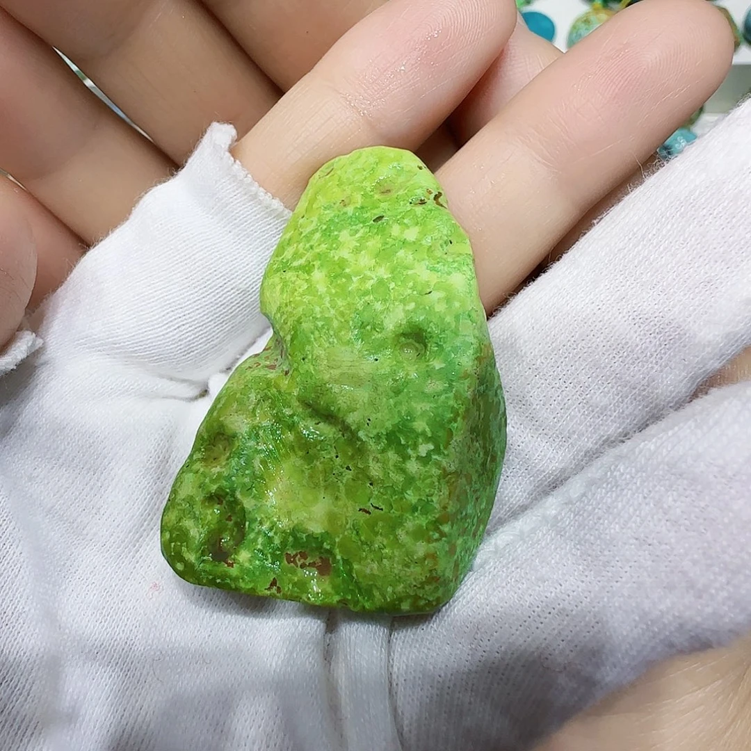 绿松石未镶嵌原矿绿松石