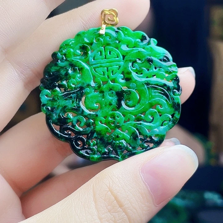 翡翠18K金镶嵌颈饰多样性