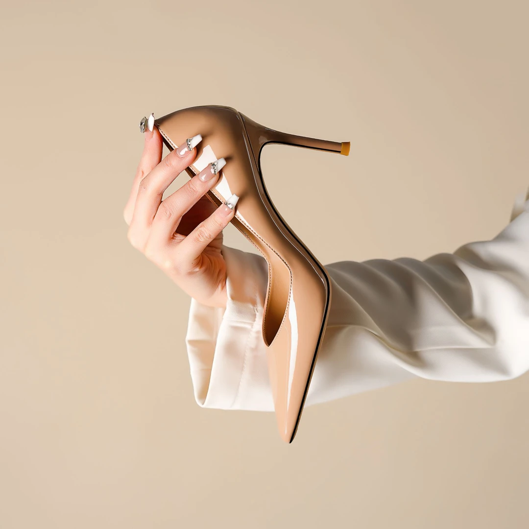 春秋新款漆皮V口高跟鞋女侧空尖头不累脚浅口细跟绝美单鞋