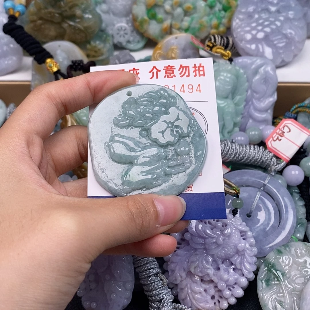 吊坠(不含链)未镶嵌翡翠