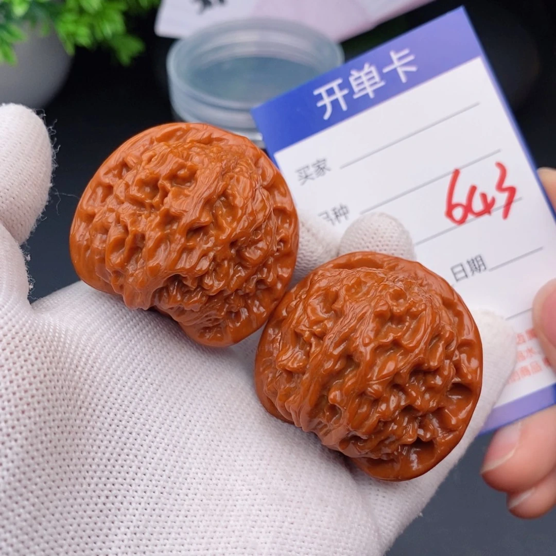 文玩核桃把件42红狮子643