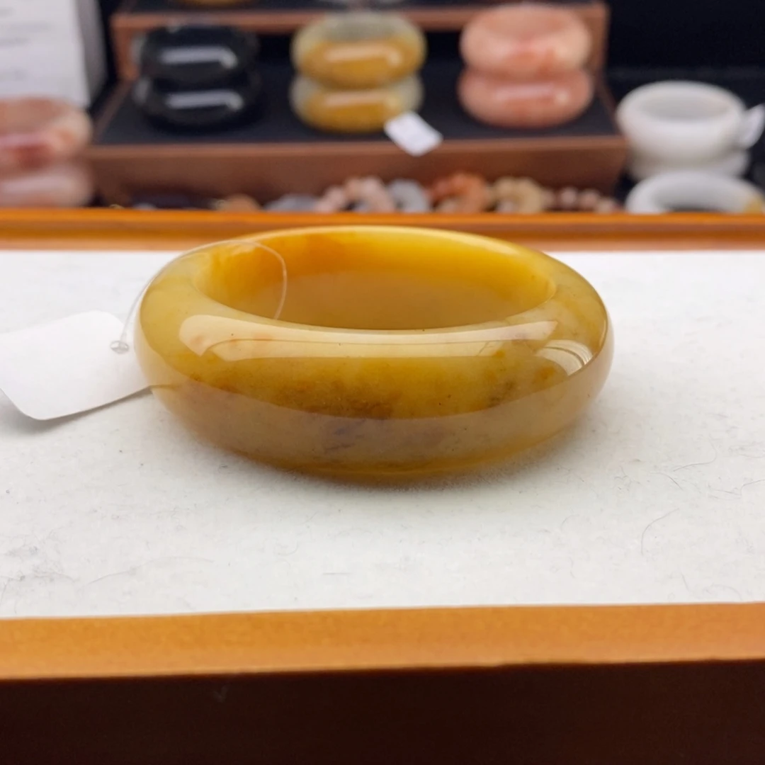 石英岩玉未镶嵌手镯