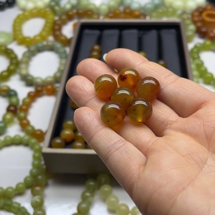 蛇纹石玉手串单珠6个未镶嵌骆*嘟