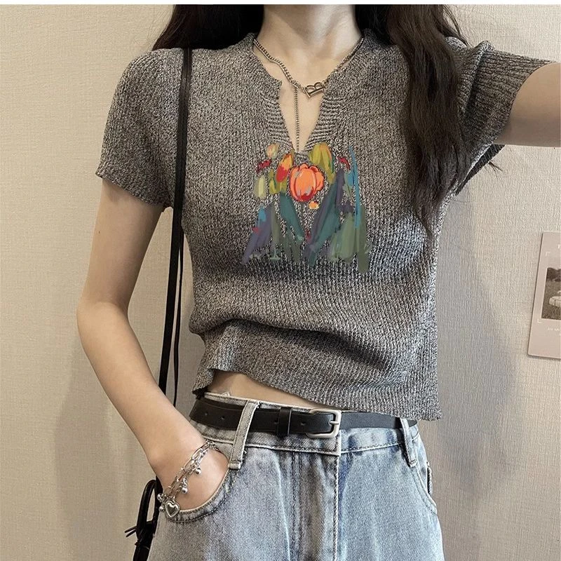设计感别致百搭针织V领短袖T恤女士2025春夏新款露脐修身短款体恤