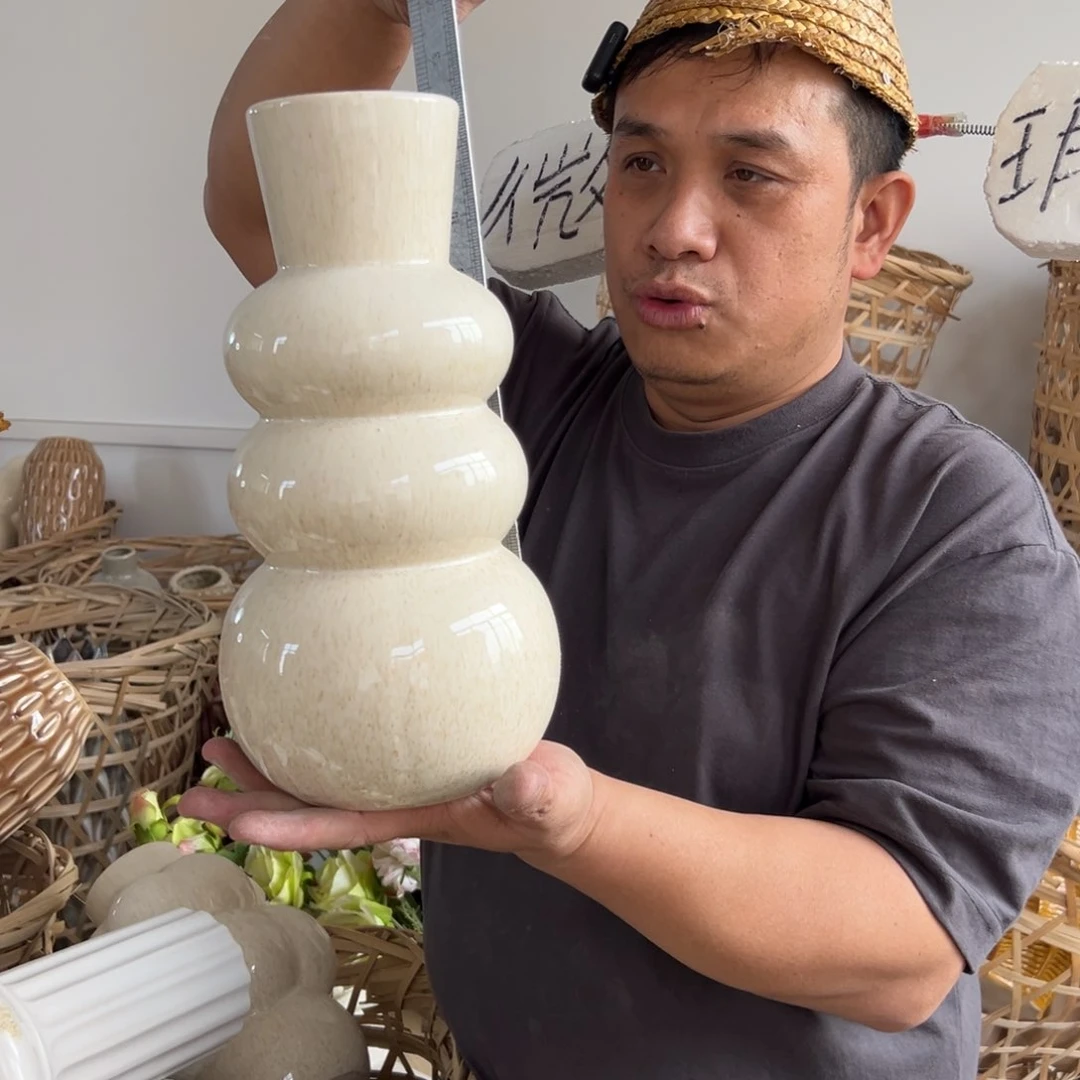 摆件53 号高中低温陶瓷瓶（部分微瑕）