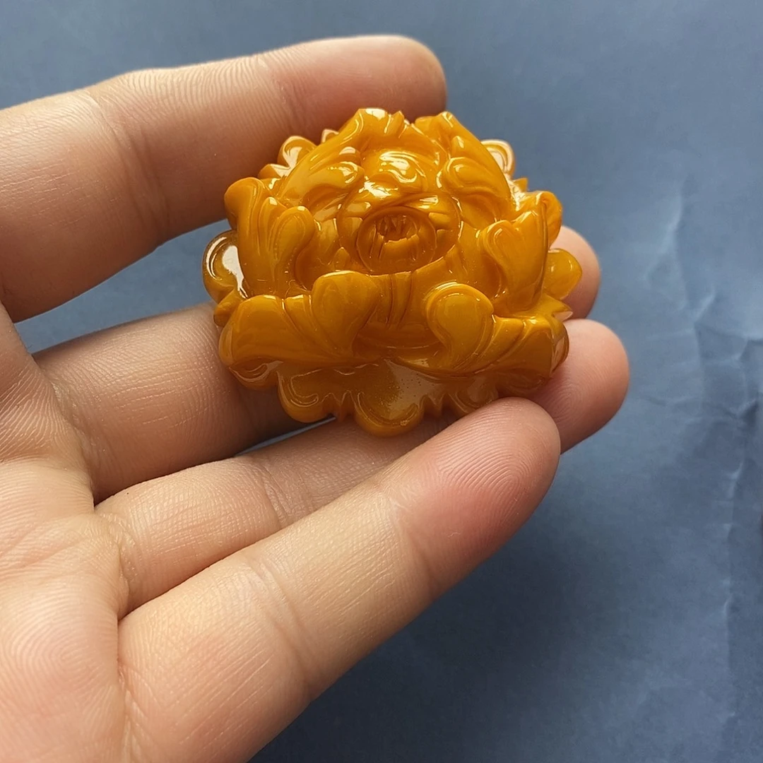 琥珀未镶嵌裸石吊坠