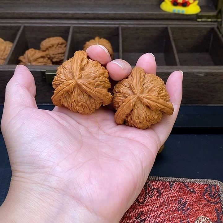 草****把件文玩核桃白奔