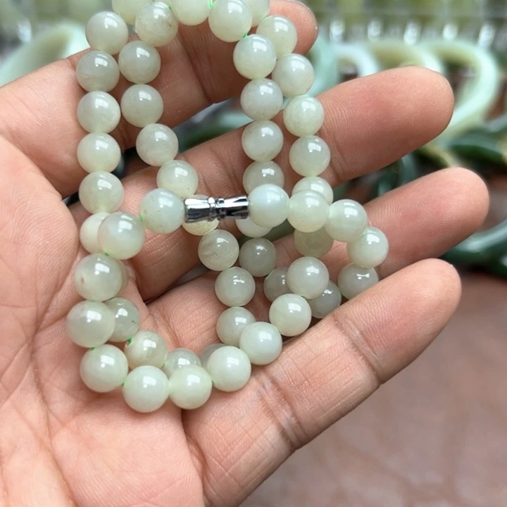 和田玉手镯未镶嵌8