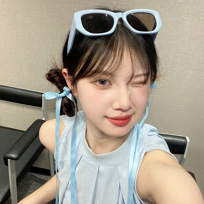【原版正品】Y2K蓝色方形墨镜女2025多巴胺圆脸拍照防紫外线墨镜