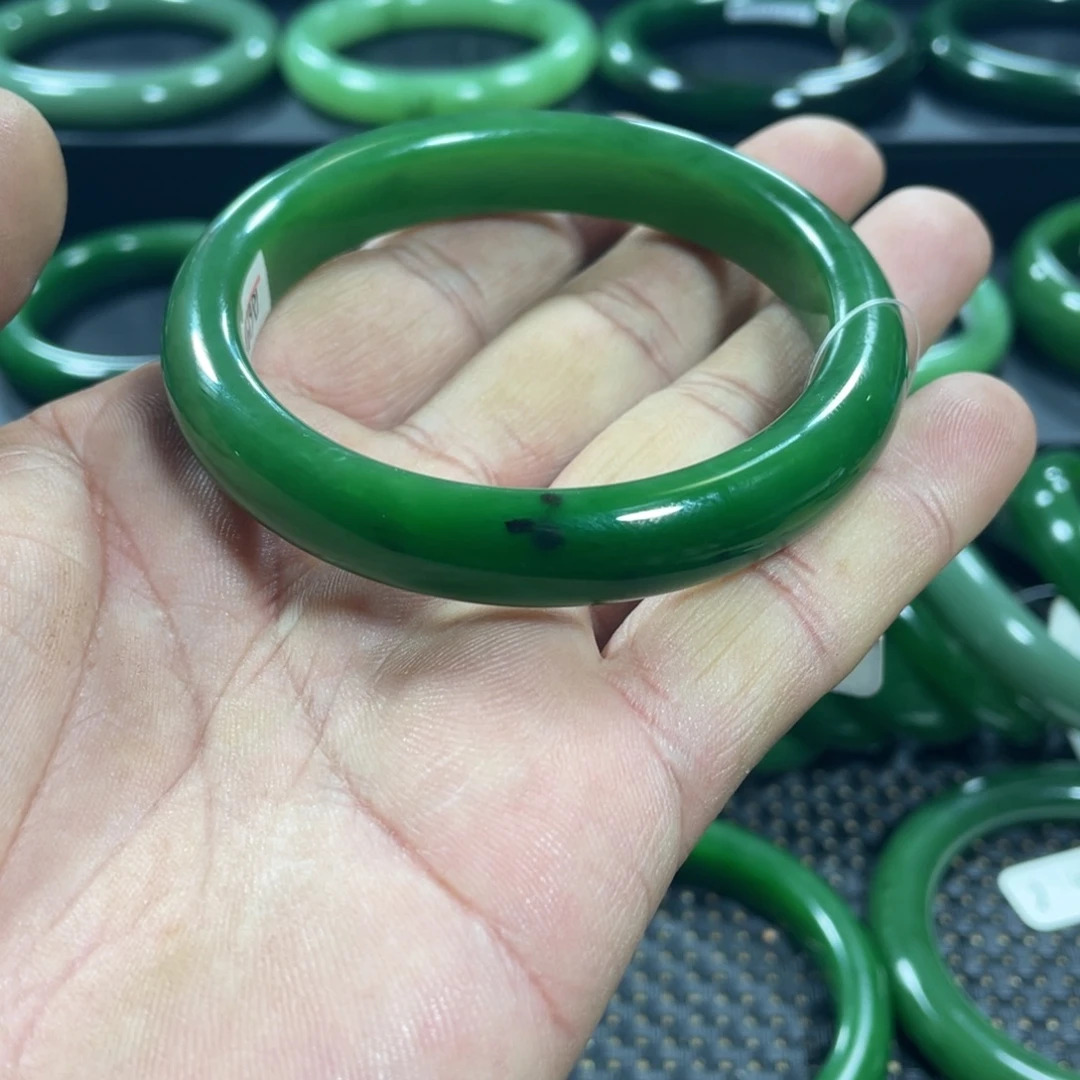 和田玉（碧玉）未镶嵌手镯