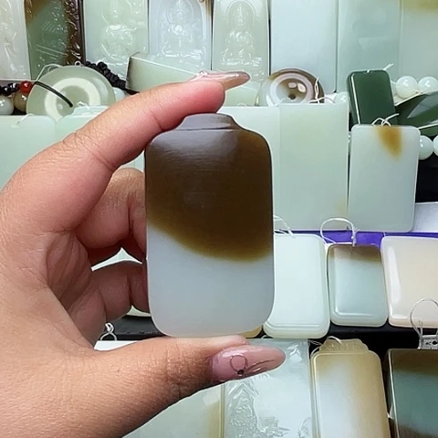 颈饰未镶嵌和田玉美**力