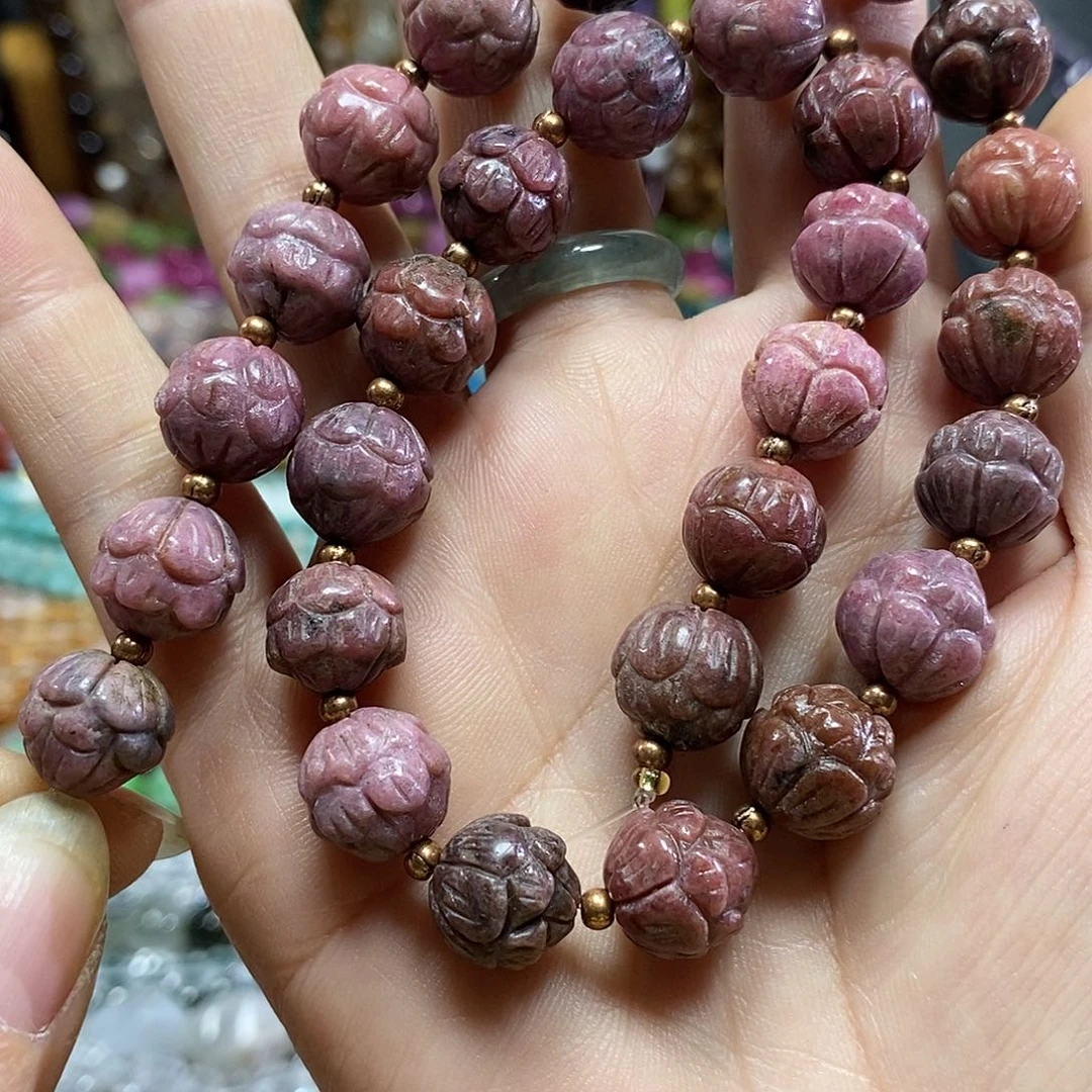 玛瑙/玉髓未镶嵌珠宝半成品红纹莲花雕刻件一条卡12mm
