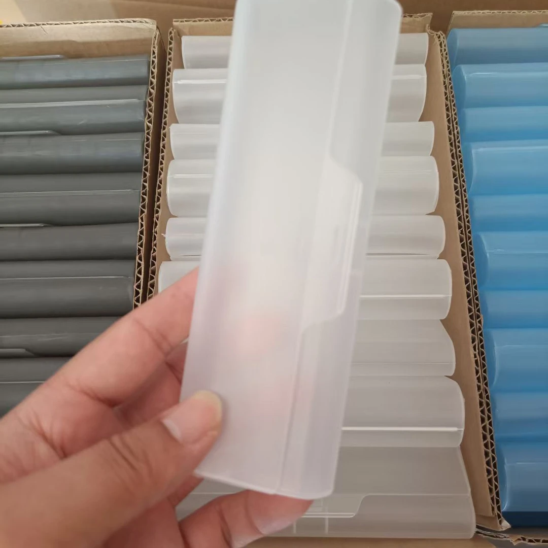 工厂直销轻便抗压磨砂半透明塑料眼镜盒可收纳近视老花镜便携镜盒