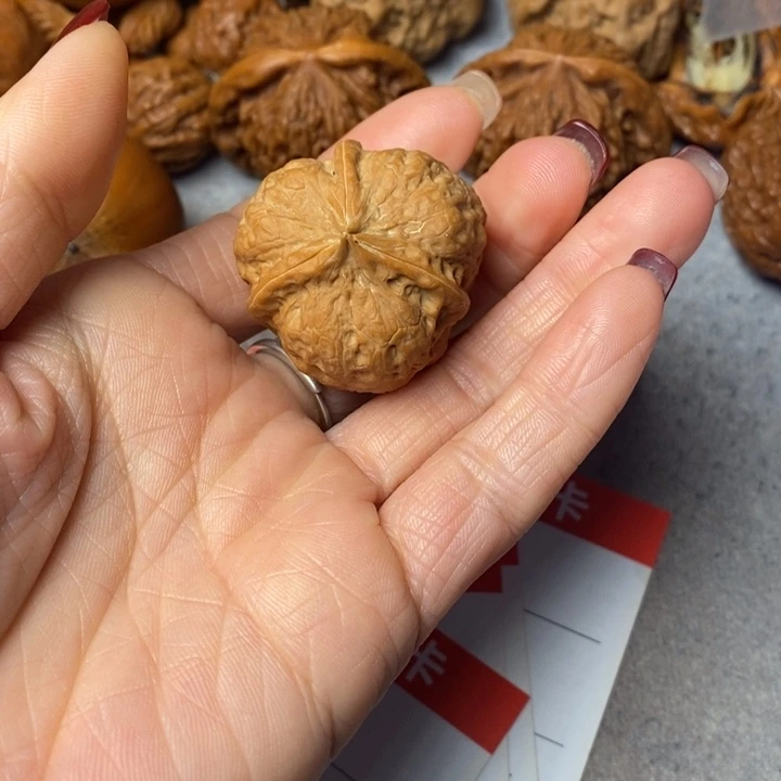 把件文玩核桃三棱