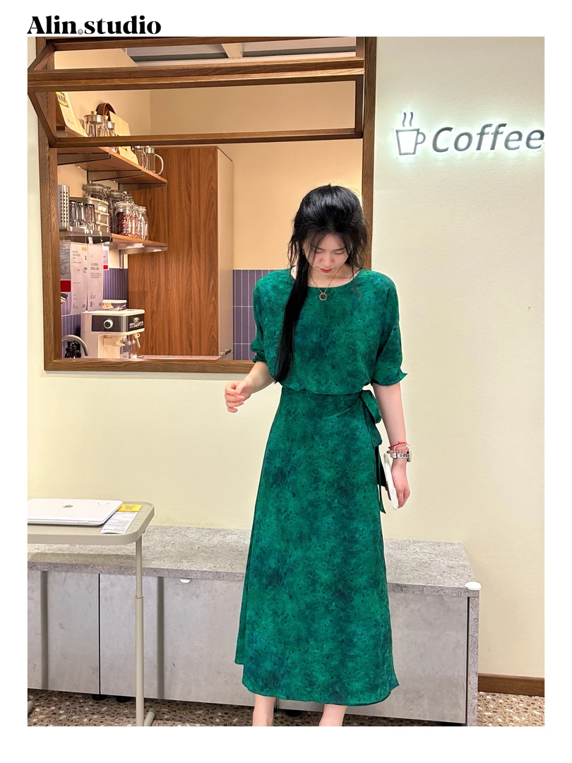 【Alin】（绿色）法式轻奢高端气质一片式显瘦连衣裙优雅设计师款裹裙